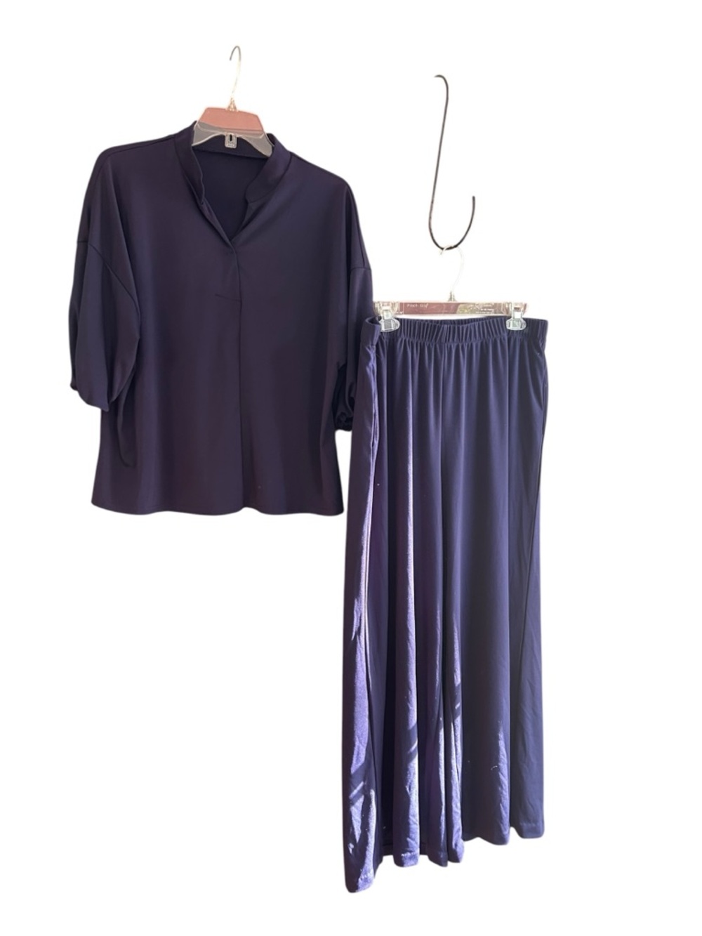 Unbranded navy blue loungewear set (top and pants)